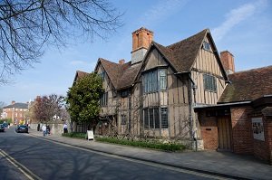 Hall's Croft was owned by William Shakespeare's daughter, Susanna Hall, and her husband Dr John Hall whom she married in 1607.